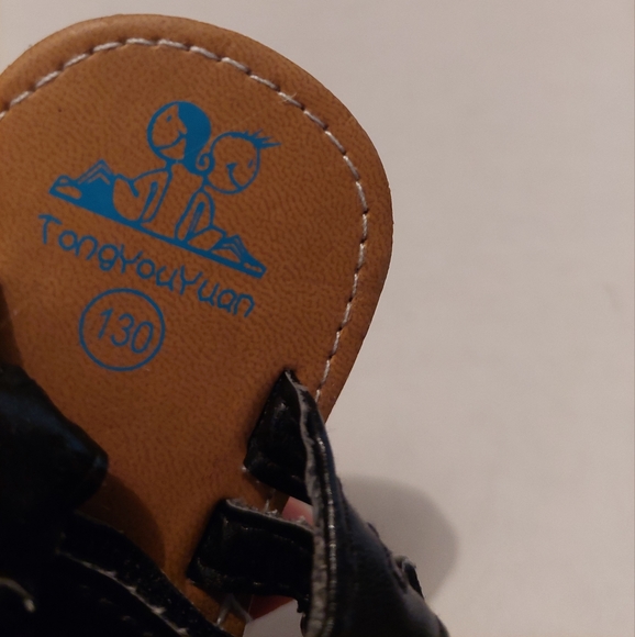 Tong You Yuan Lookatool Baby Girl Toddler Leather Flower Sandal Shoes (New) - Picture 7 of 8